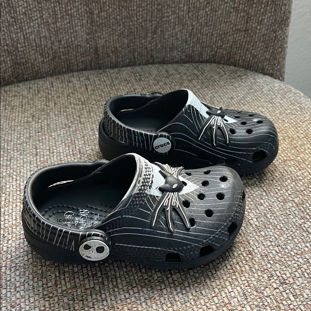 Kids Crocs “Nightmare Before Christmas “ - Picture 6 of 7